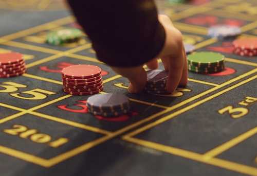Would the Indian government regulate the online gambling actives?
