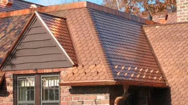 Is a Shingle or Metal Roof Better for an Orlando Home