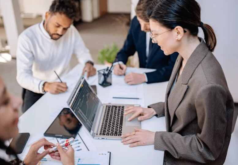 The Future of Business Management: Booking and Invoicing Software